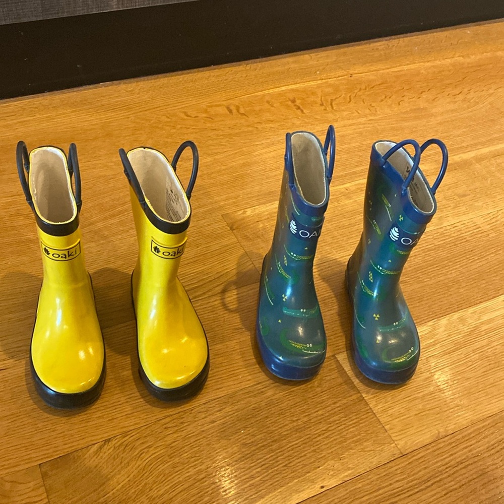 Good condition- 2 pairs for $20
